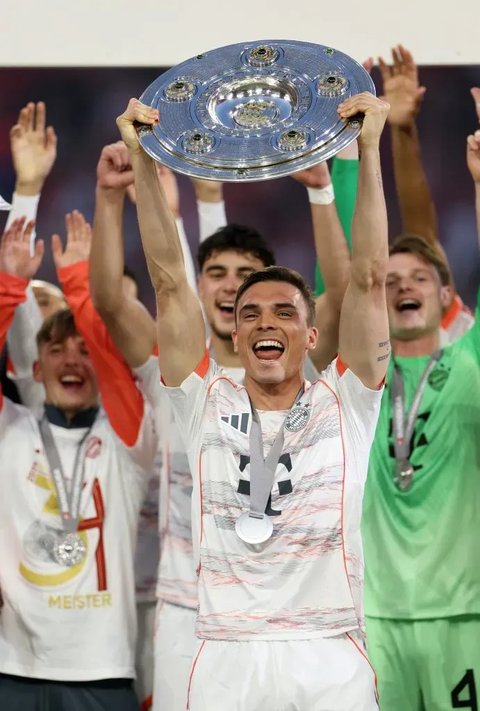 O internacional português Palhinha a celebrar a conquista da Bundesliga. Foto: Adam Pretty/Getty Images.