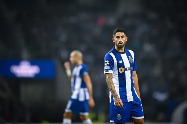 Alan Varela em jogo do FC Porto, em 2023. Foto: Octavio Passos/Getty Images.