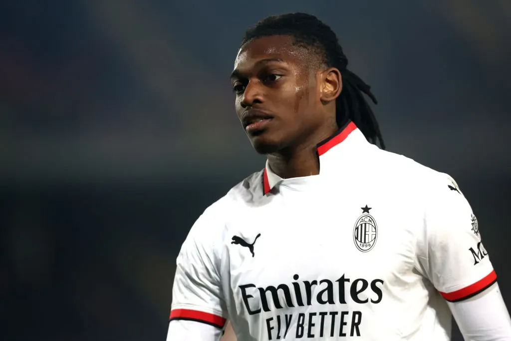 Rafael Leão em ação pelo Milan na temporada. Foto: Getty Images