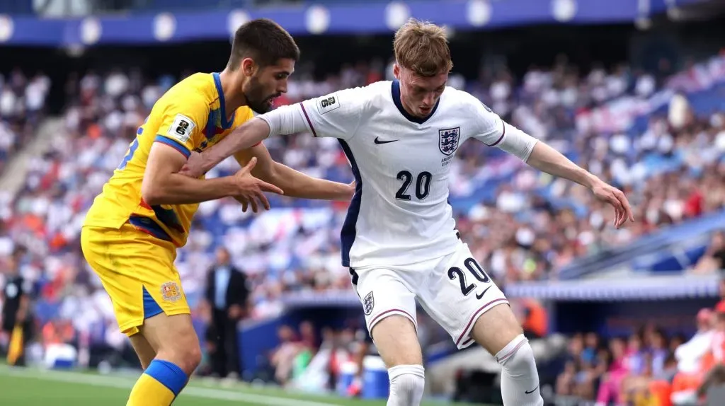 Cole Palmer foi uma das opções de peso de Inglaterra ante Andorra. Foto: Judit Cartiel/Getty Images