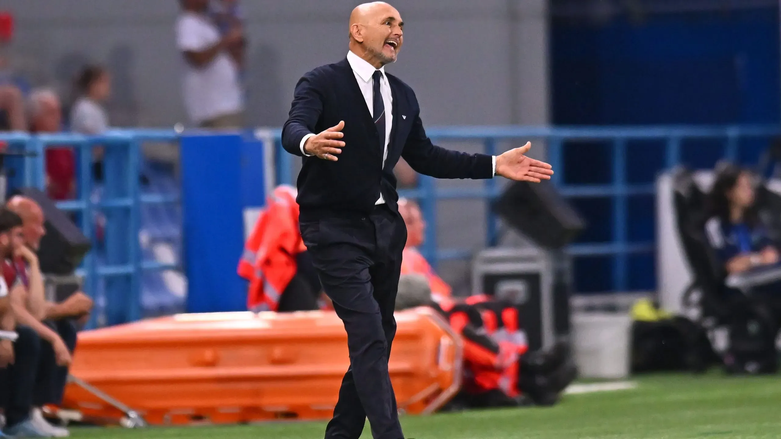 Luciano Spalletti lamenta algumas decisões tomadas, sabendo não haver nada a fazer agora.Foto: Alessandro Sabattini/Getty Images