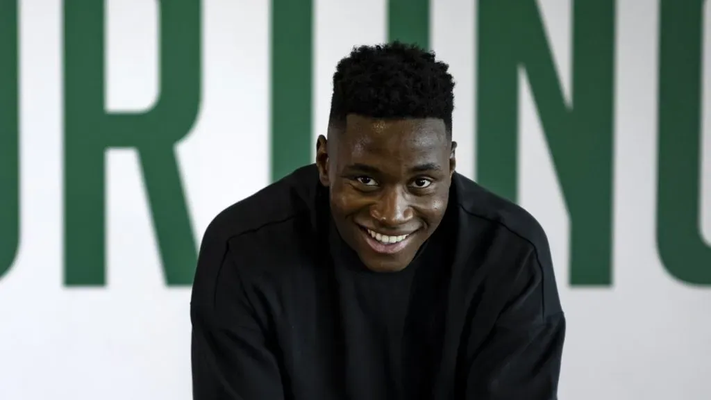 Dário Essugo passará a ser ex-jogador dos leões e atual médio do Chelsea. Foto: Sporting CP