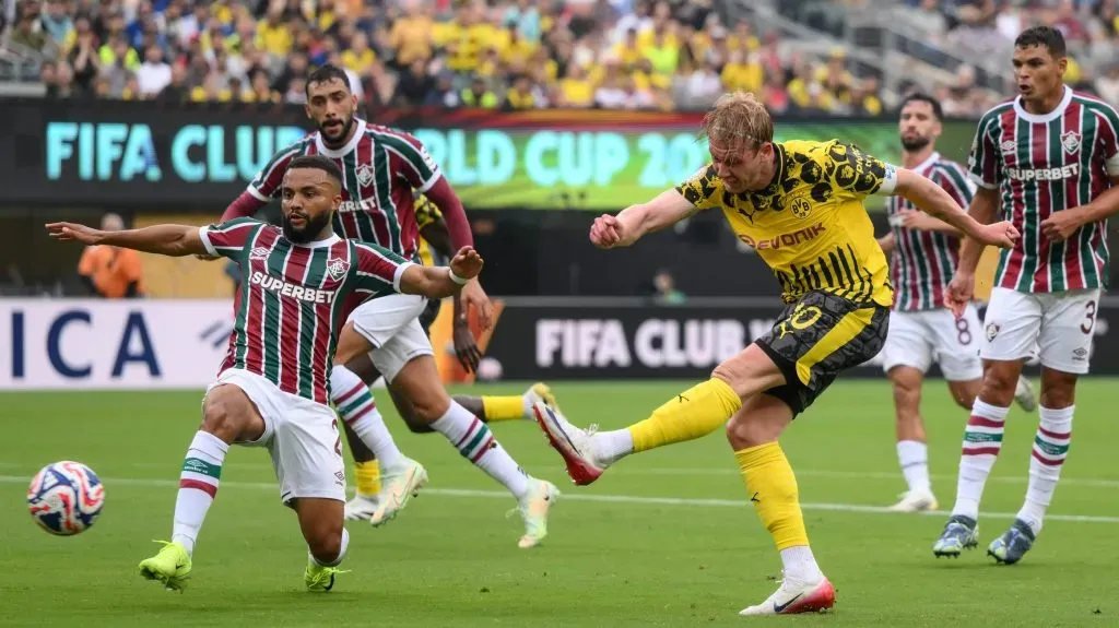 Um dos apenas sete remates do Dortmund frente ao Fluminense. Foto: David Ramos/Getty Images