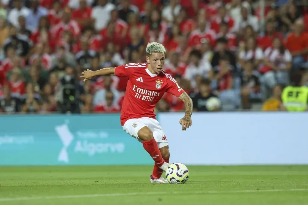 Gianluca Prestianni em ação com a camisola do Benfica. Foto: Carlos Rodrigues/Getty Images.