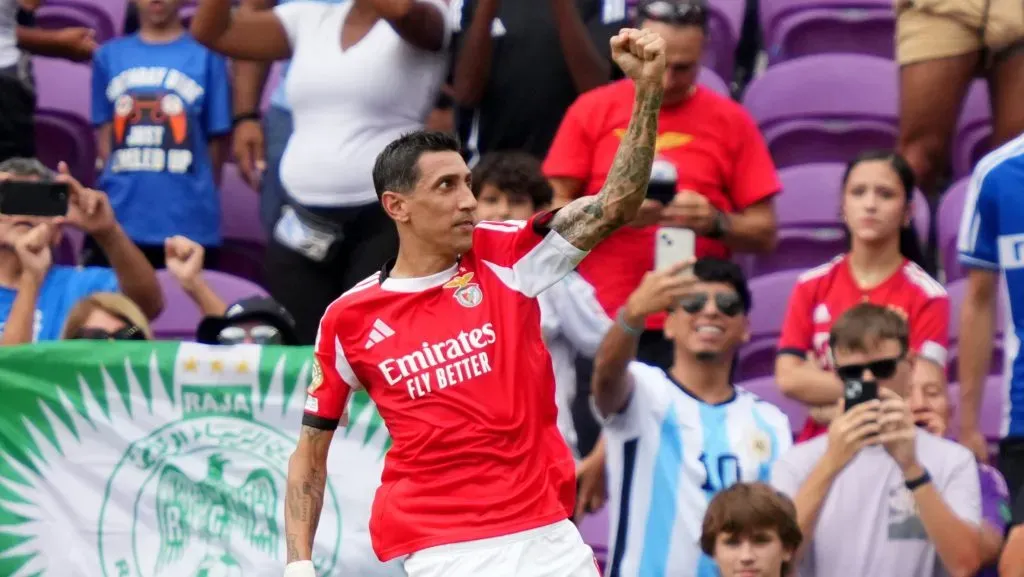 Ángel Di María adiantou o benfica no marcador ante o Auckland City. Foto: Michael Owens/Getty Images