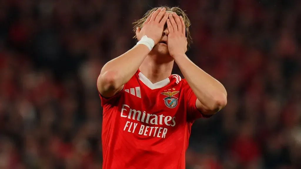 Andreas Schjelderup perdeu espaço no Benfica no final da época. Foto: Gualter Fatia/Getty Images