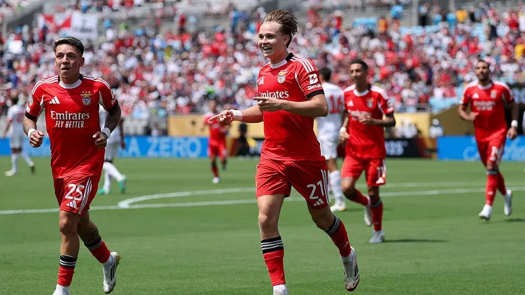 Andreas Schjelderup abriu o marcador em Benfica x Bayern. Foto: Getty Images