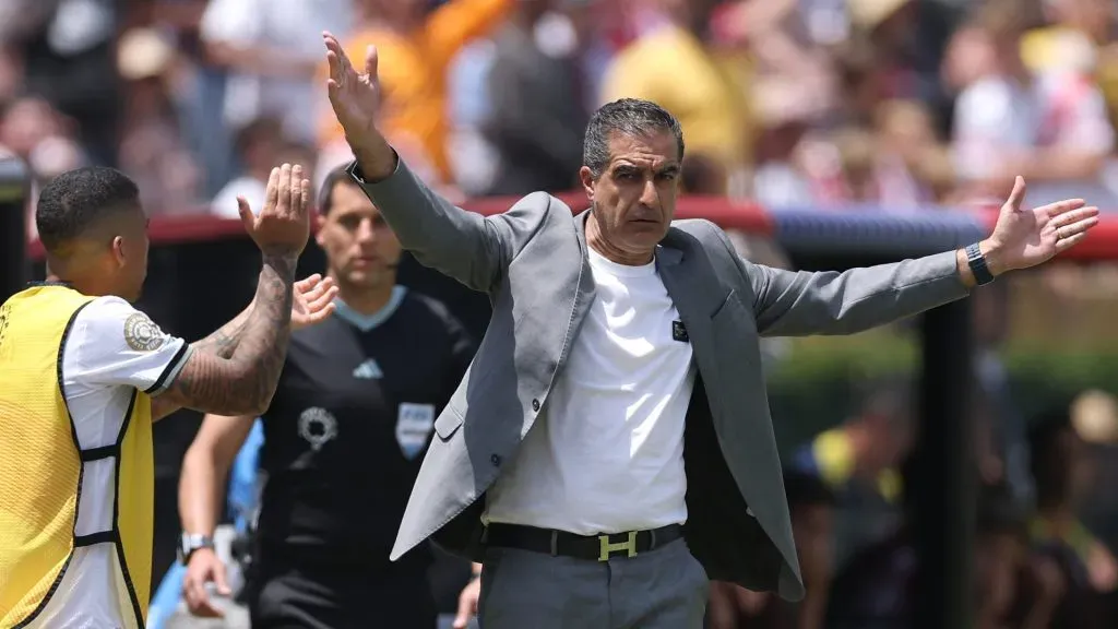 Renato Paiva tem brilhado no banco do Botafogo. Foto: Stu Forster/Getty Images