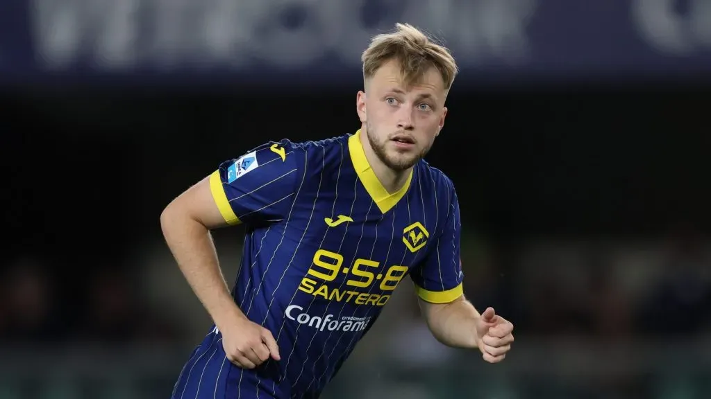 Casper Tengstedt esteve emprestado pelo Benfica ao Hellas Verona. Foto: Timothy Rogers/Getty Images