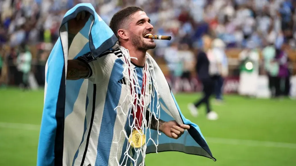 De Paul celebra a conquista do Mundial 2022. Foto: Clive Brunskill/Getty Images