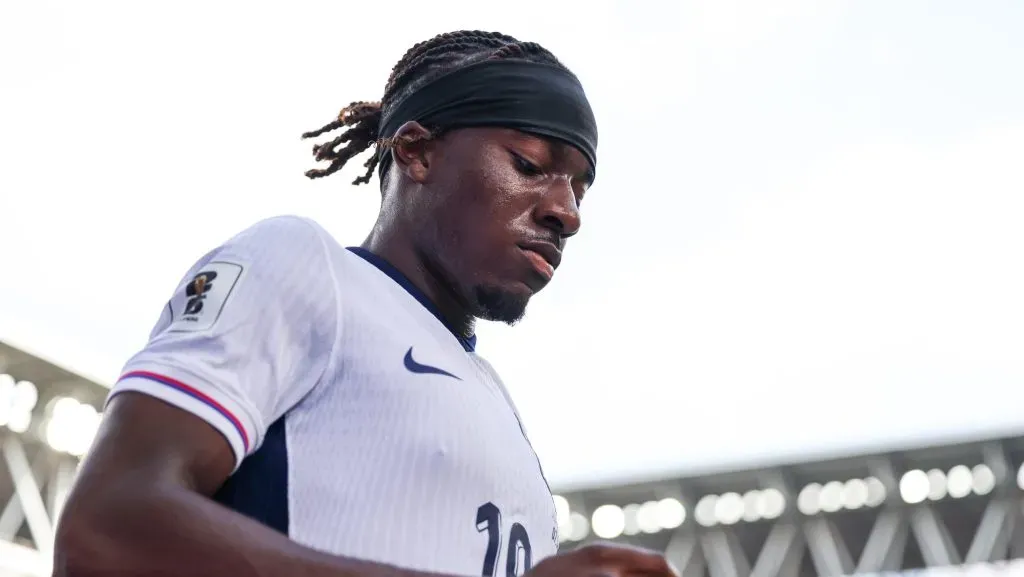 Noni Madueke, internacional inglês, a caminho do Arsenal. Foto: Judit Cartiel/Getty Images