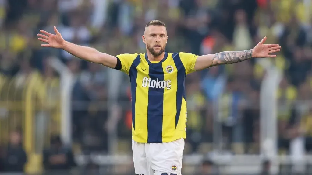 Milan Skriniar esteve emprestado ao Fenerbahce na época passada. Foto: Ahmad Mora/Getty Images)