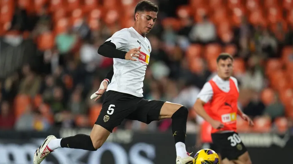 Na mira do Benfica: Barrenechea em jogo do Valência. Foto: Aitor Alcalde/Getty Images