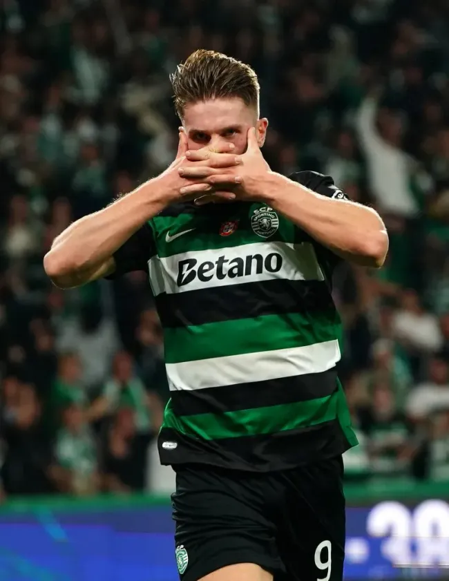 Viktor Gyokeres a festejar um dos seus muitos golos. Foto: Gualter Fatia/Getty Images.