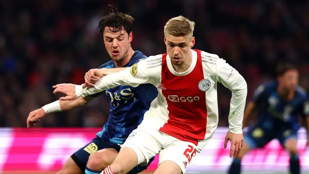 O Ajax não gostou da proposta do FC Porto por Kenneth Taylor. Foto: Dean Mouhtaropoulos/Getty Images