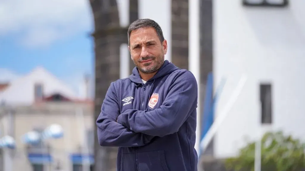 Vasco Matos, treinador do Santa Clara, quer evitar euforias desmedidas após as duas últimas épocas.Créditos: Santa Clara