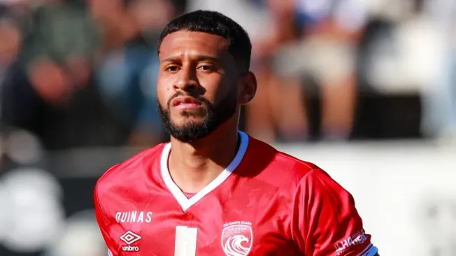 Adriano Firmino fez o golo dos açorianos. Foto: Santa Clara