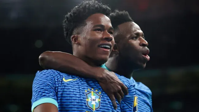 Endrick tem Vini Jr como um exemplo a ser seguido no Real Madrid. Foto: Catherine Ivill/Getty Images