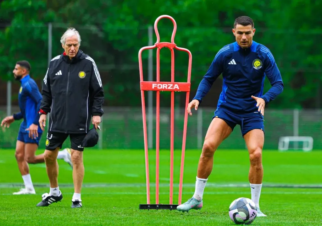 Cristiano Ronaldo e Jorge Jesus na pré-época do Al-Nassr. Foto: Al-Nassr