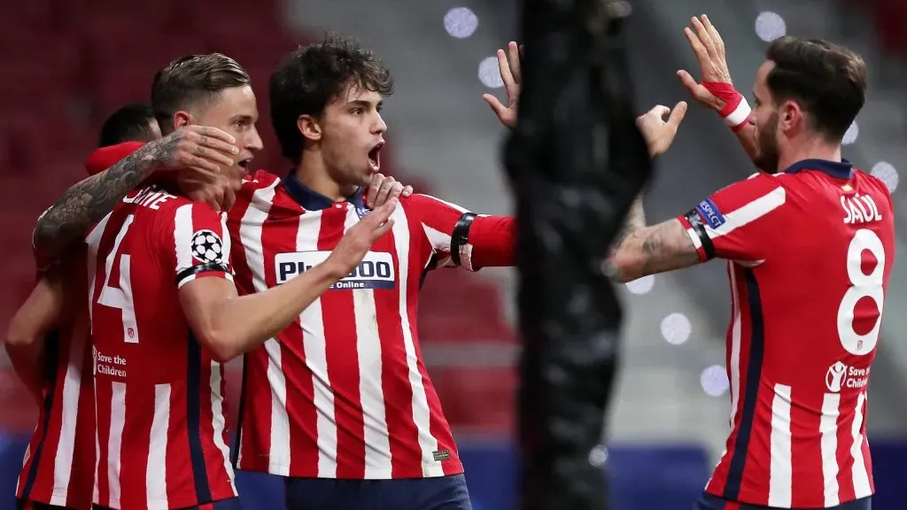 João Félix comemora golo com Saúl, no Atlético Madrid. Foto: Gonzalo Arroyo Moreno/Getty Images