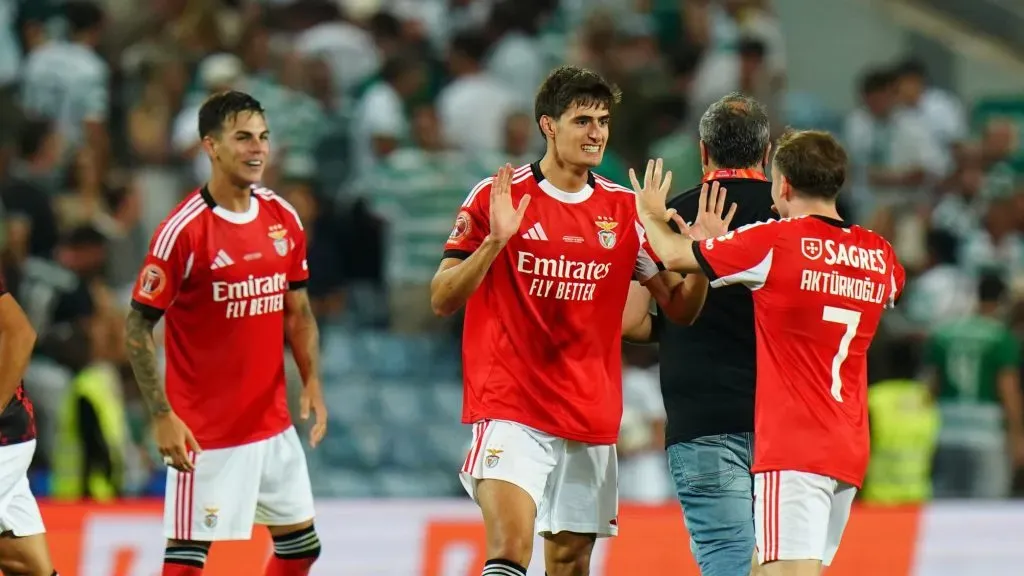 António Silva comemora com colegas de equipa do Benfica. Foto: Gualter Fatia/Getty Images