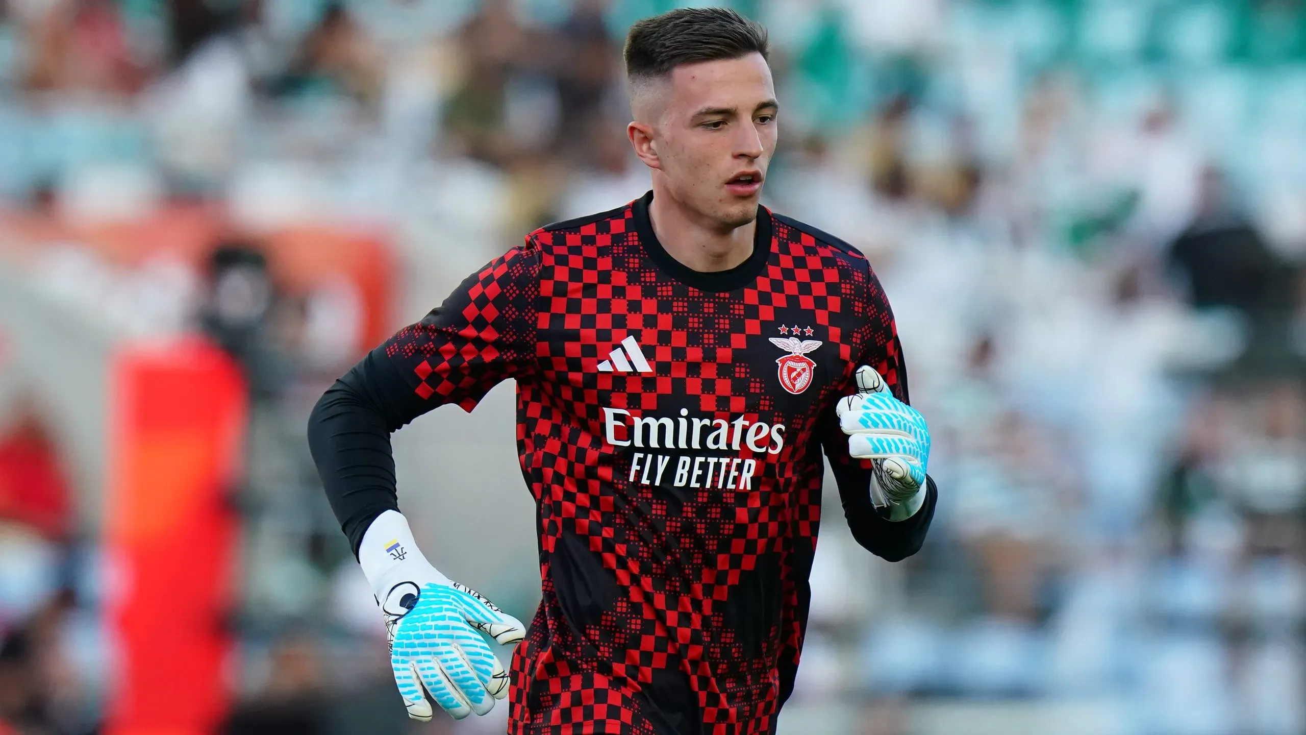 O internacional ucraniano Anatoliy Trubin, de apenas 24 anos, é o dono indiscutível da baliza do Benfica. Foto: Gualter Fatia/Getty Images