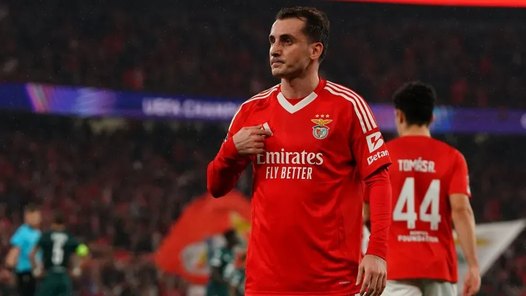 Akturkoglu, avançado do Benfica, durante a última Champions League. Foto: Getty Images
