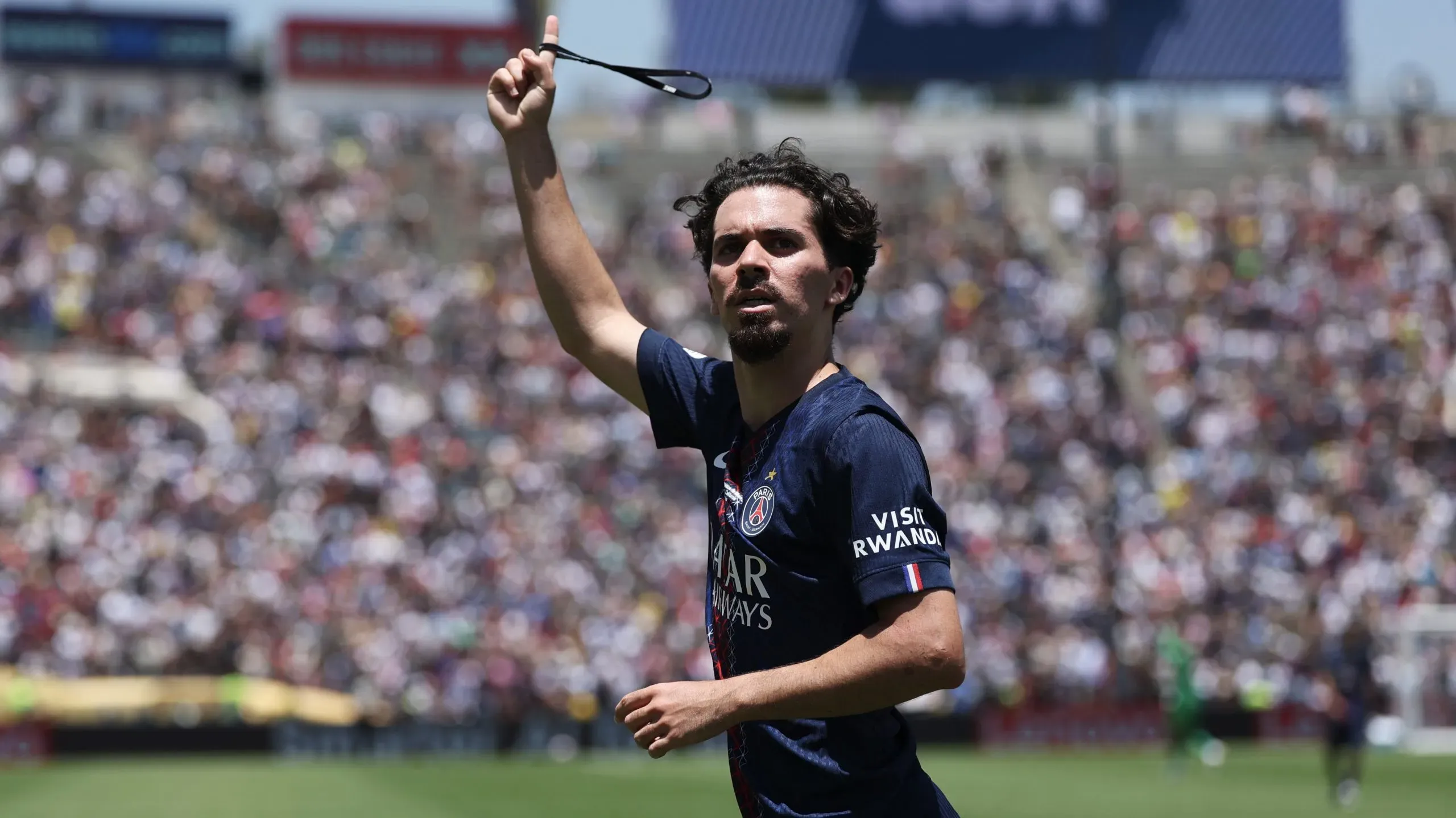 Vitinha foi o ‘motor’ do PSG durante a temporada 2024/25, brilhando com golos, assistências e recuperações.Foto: Harry How/Getty Images