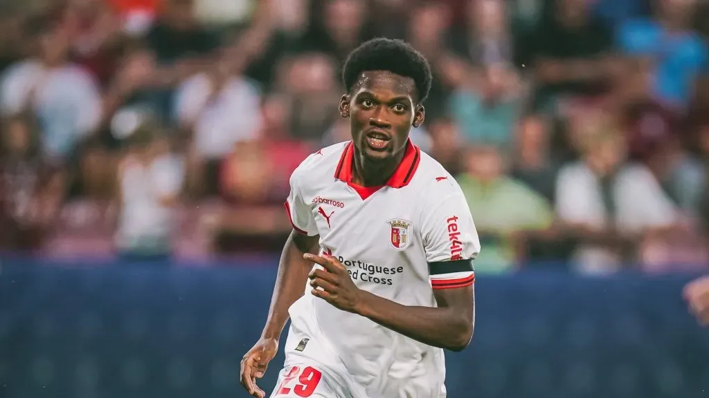 Gorby Baptiste bisou pelos minhotos na roménia. Foto: conta oficial no X do SC Braga