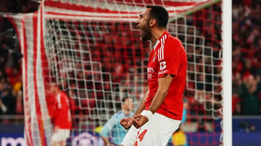 Vangelis Pavlidis comemora golo pelo Benfica