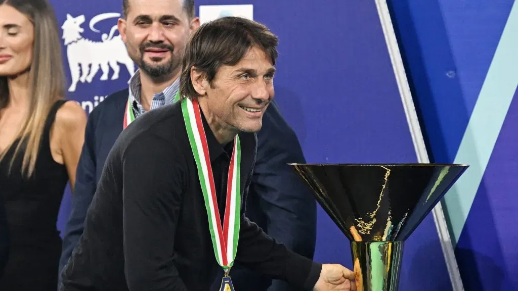 Antonio Conte, treinador do Nápoles. Foto: Francesco Pecoraro/Getty Images