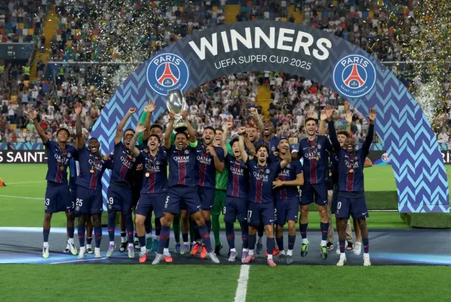 Mais um troféu em 2025 para o PSG. Foto: Claudio Villa/Getty Images.