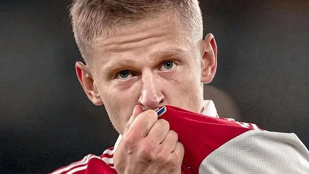 Longe vão os tempos de amor e beijos na camisola do Arsenal, pois esta época chegou o tempo do divórcio.Foto: Instagram oficial de Oleksandr Zinchenko