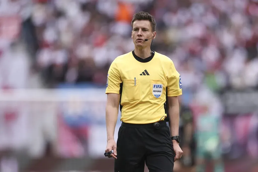 Árbitro Daniel Siebert. Foto: Getty Images