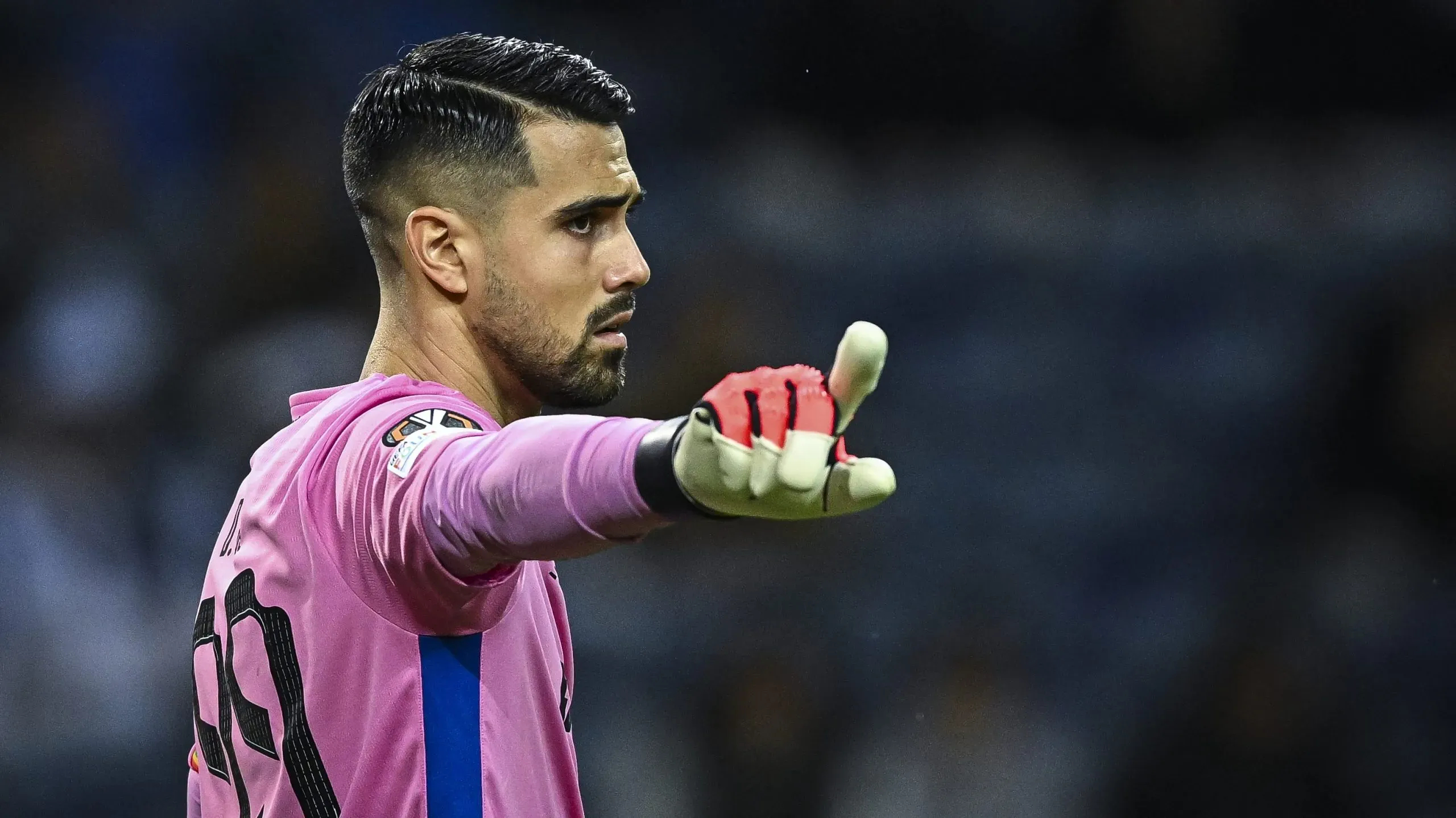 A proposta do Galatasaray por Diogo Costa, se tivesse acontecido nos Países Baixos, teria sido alvo de chacota e gozo por parte da imprensa neerlandesa. Foto: Octavio Passos/Getty Images