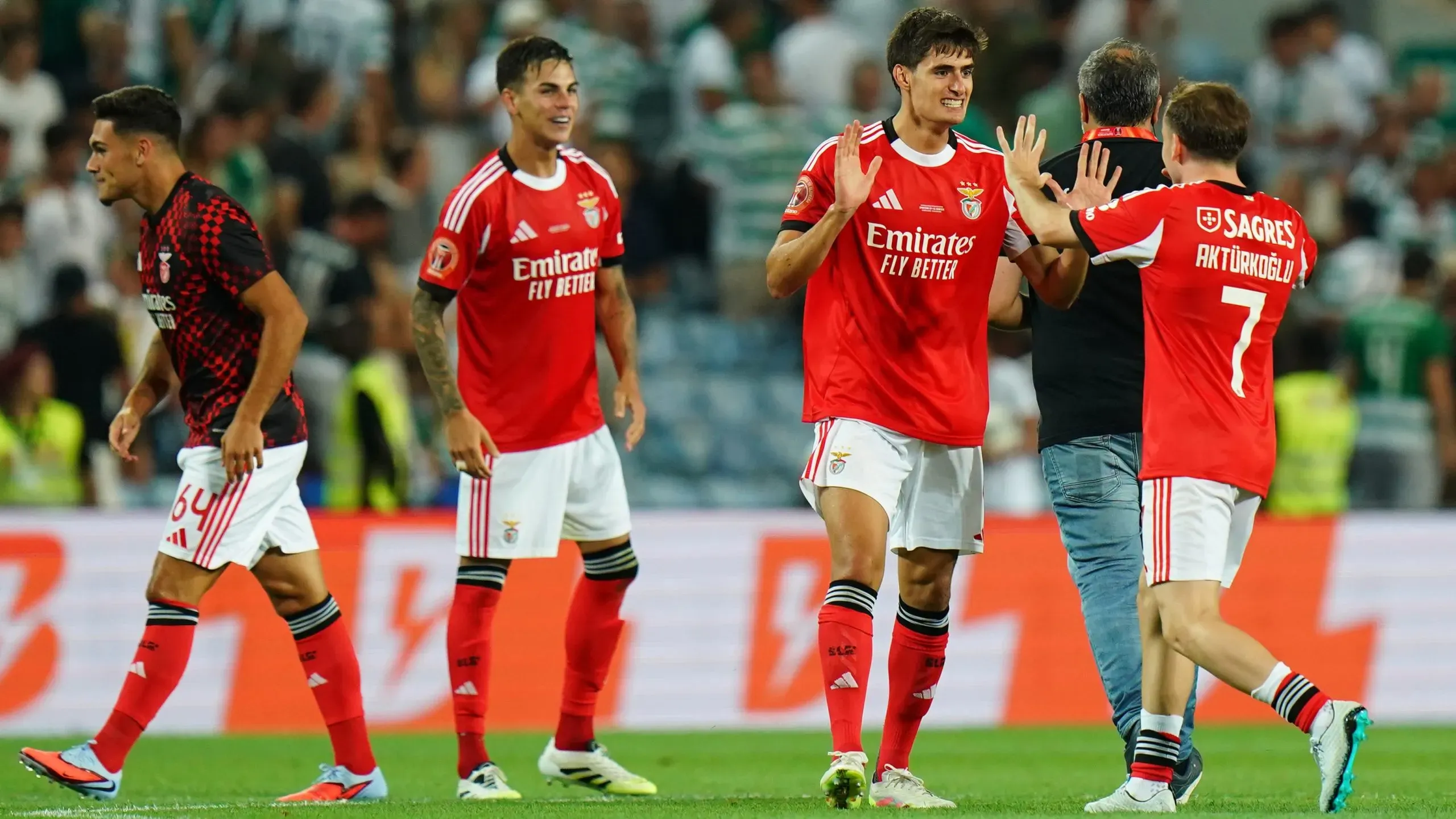 Para António Silva, a missão é clara: ganhar os dois jogos ao Fenerbahçe e assegurar a qualificação para a fase de grupos da Champions League. Foto: Gualter Fatia/Getty Images