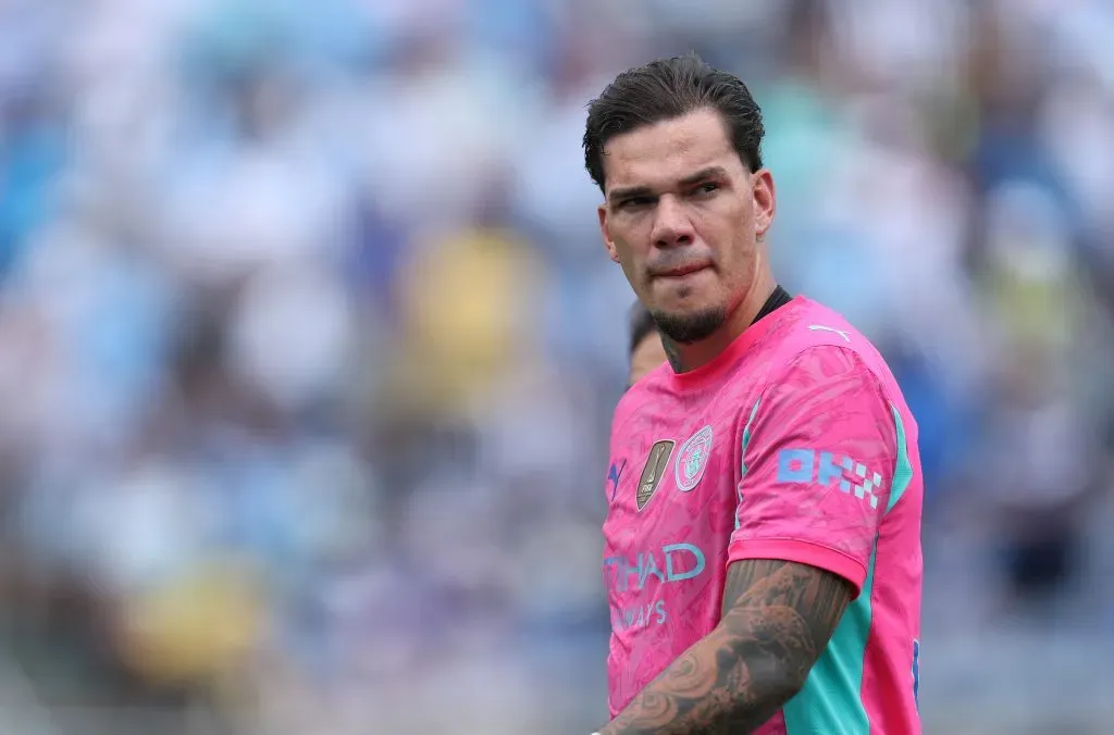 Ederson tem futuro interlaçado com Diogo Costa. Foto: Getty Images
