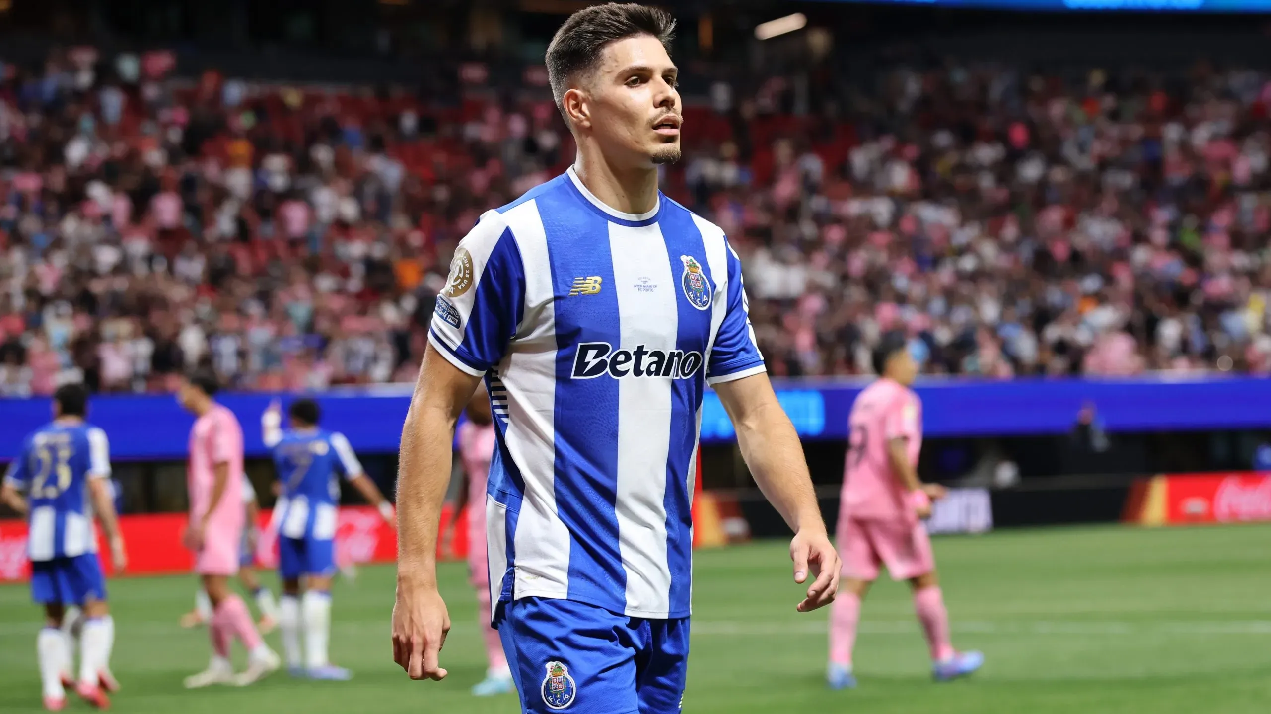 O camisola 74 do FC Porto, Francisco Moura, voltou aos treinos normalmente e tudo aponta para a titularidade diante do Casa Pia. Foto: Alex Grimm/Getty Images