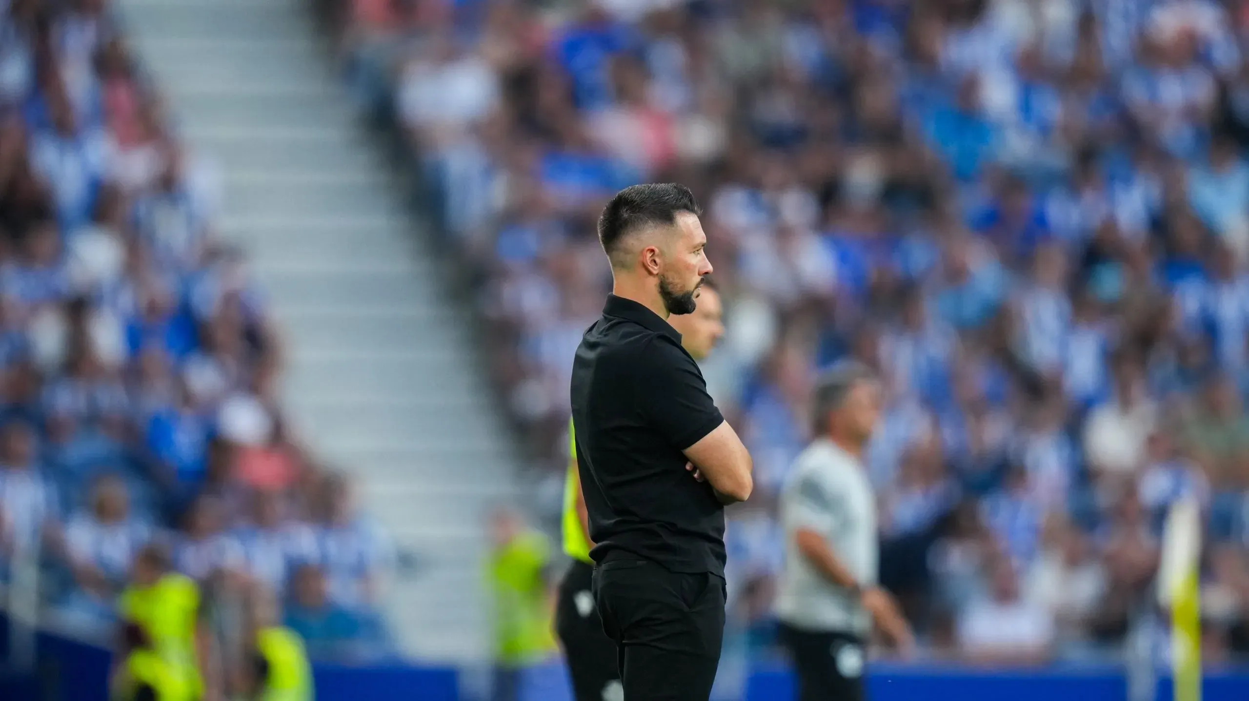 Francesco Farioli, novo técnico do FC Porto, entrou muito bem no clube azul e branco, conduzindo-o a excelentes exibições e um pleno de vitórias. Foto: FC Porto