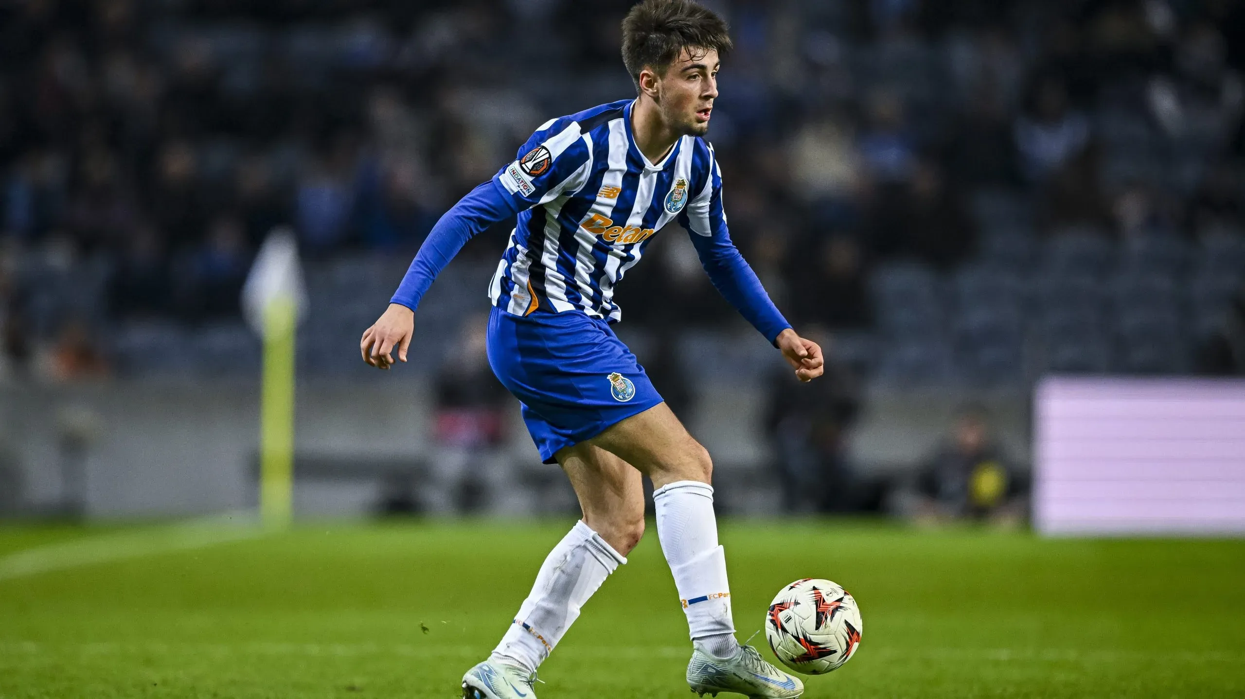 Martim Fernandes é visto como um potencial candidato a ser um dos melhores do Mundo na sua posição.Foto: Octavio Passos/Getty Images