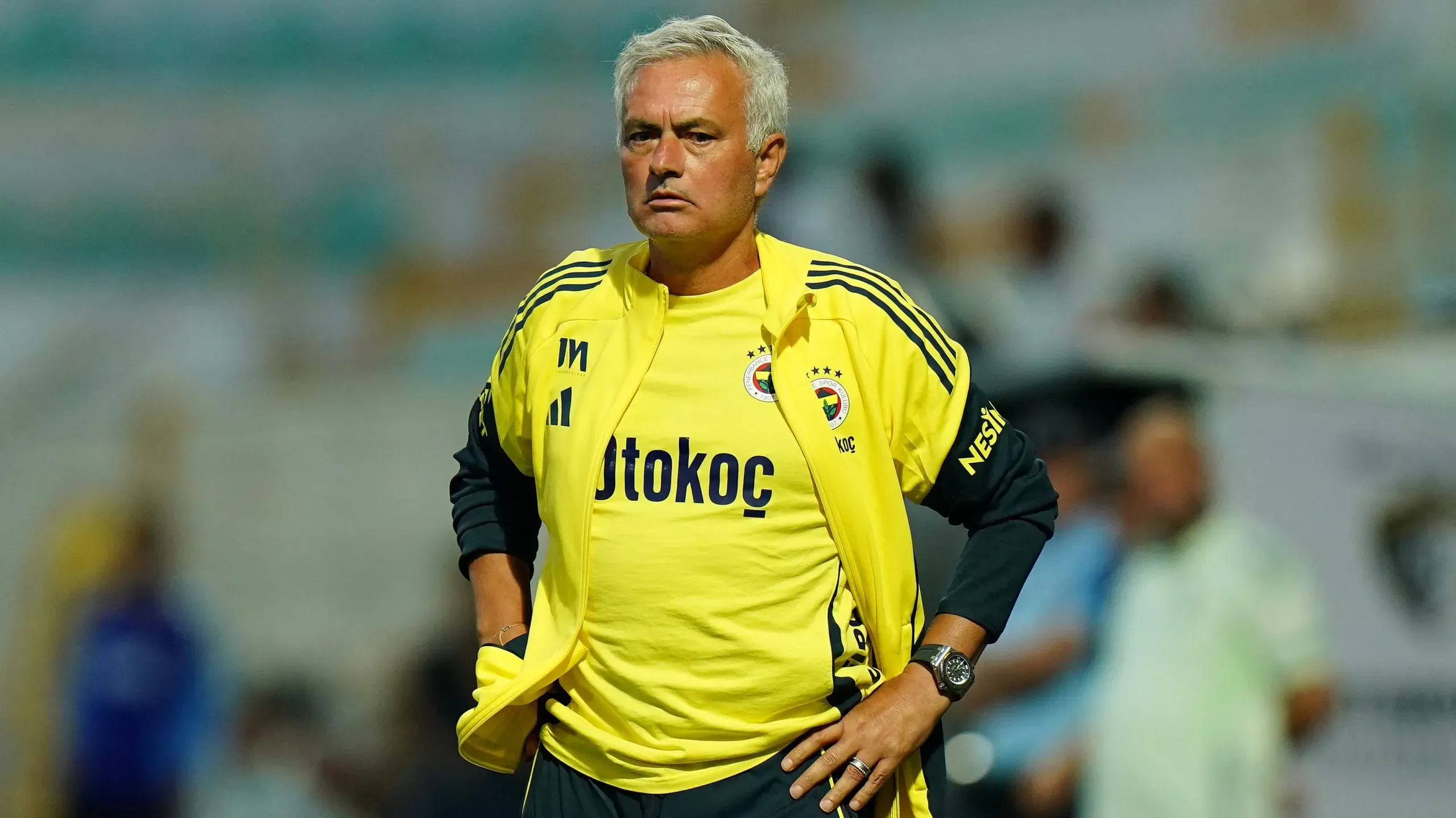 José Mourinho pode não estar a orientar um colosso europeu, mas continua a saber dar uma conferência de imprensa como poucos treinadores conseguem, sem lugares comuns nem ‘clichés’.Foto: Gualter Fatia/Getty Images