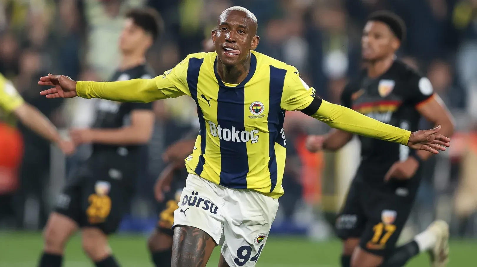 Talisca marcou um dos cinco golos com que o Fenerbahçe, na ronda anterior, venceu o Feyenoord, por 5-2.Foto: Ahmad Mora/Getty Images