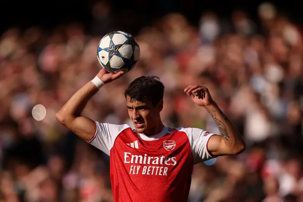 Kiwior, alvo do FC Porto, durante jogo do Arsenal. Foto: Justin Setterfield/Getty Images
