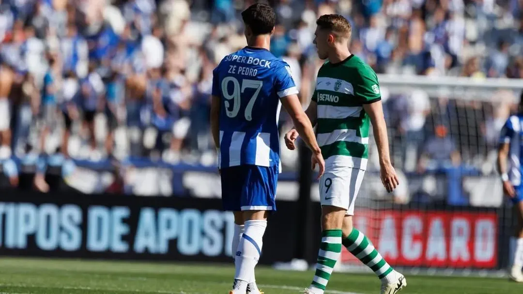 Em 2023/24, Zé Pedro conquistou o primeiro troféu da sua carreira, ao erguer a Taça de Portugal, no Jamor, após vitória do FC Porto sobre o Sporting: Foto: Instagram Zé Pedro (Oficial)