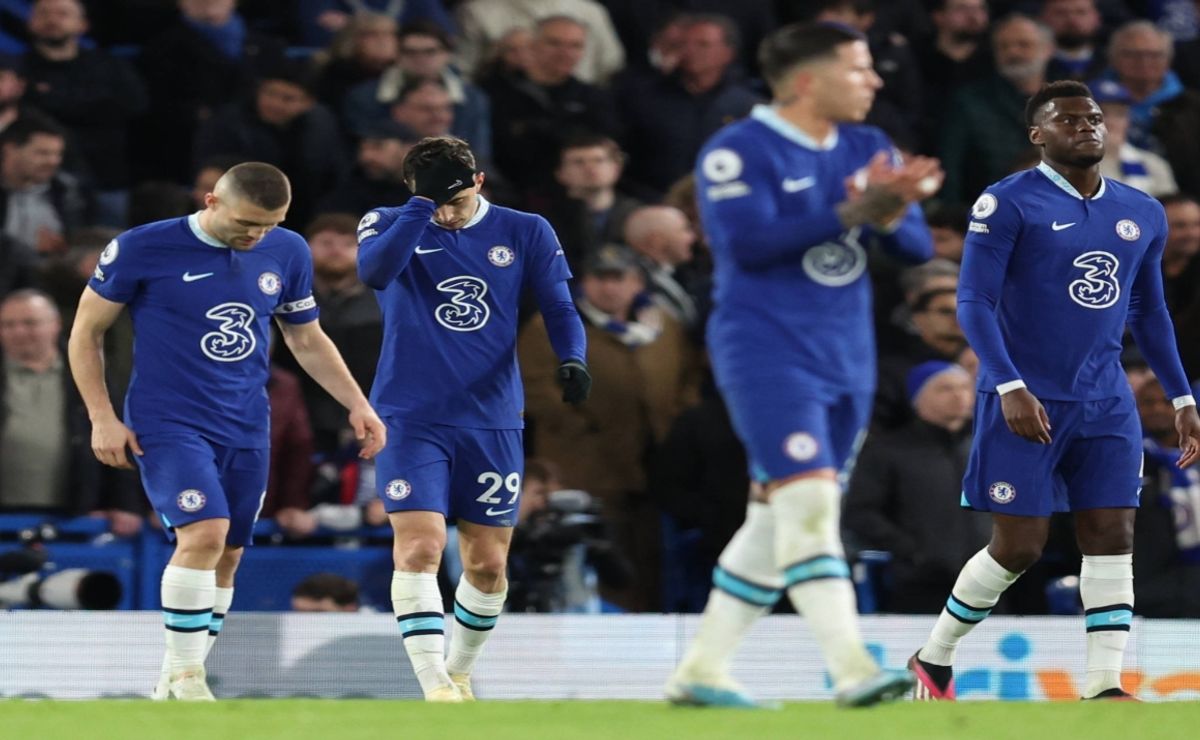 Chelsea held at home by last gasp Everton goal