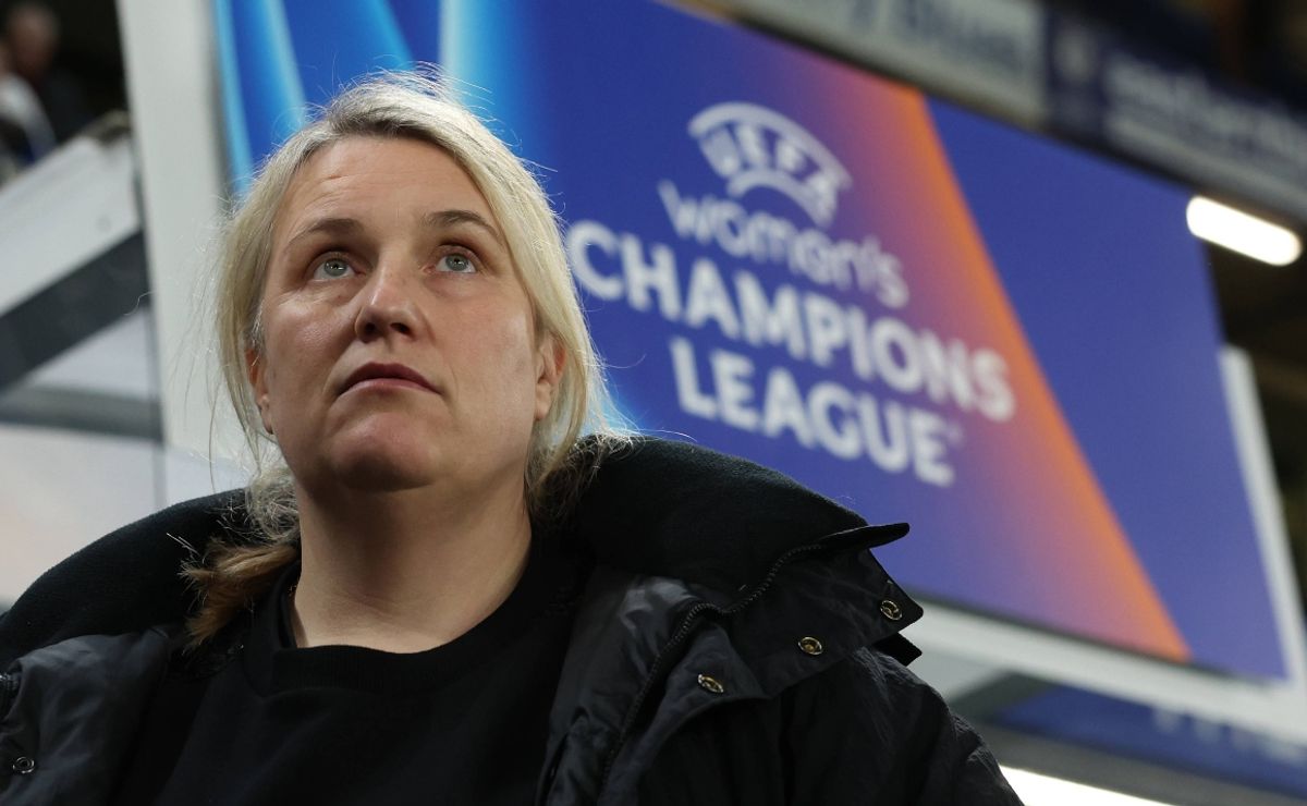 Emma Hayes wants sell-out crowd for Chelsea semi-final