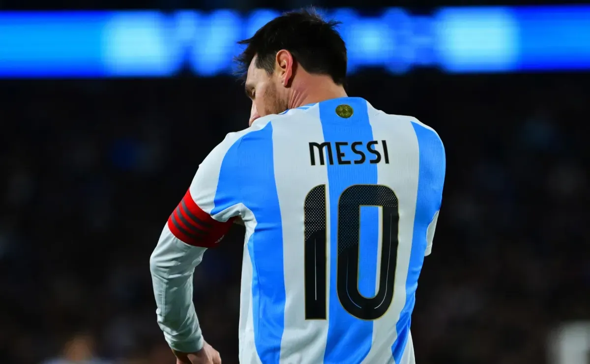 Lionel Messi from Argentina Squad: Who is said to wear his iconic No. 10 versus Ecuador? Lionel Messi from Argentina Squad: Who is said to wear his iconic No. 10 versus Ecuador?