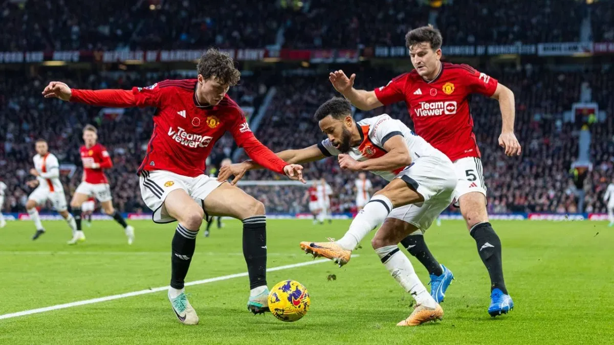 Erik ten Hag has preferred the likes of Harry Maguire and Victor Lindelof to start as center-backs.