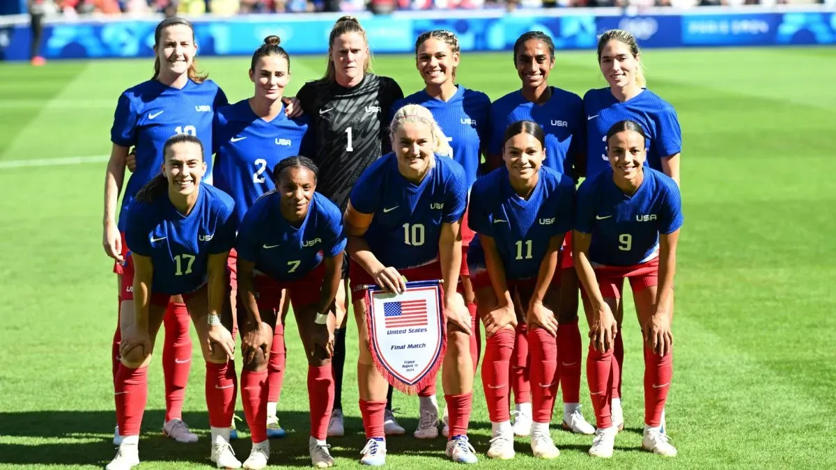 The USWNT team that lined up for the start of the match.