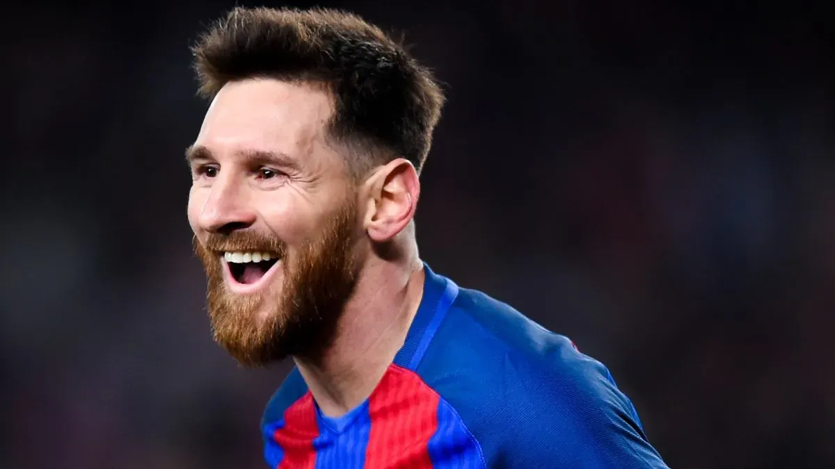 Lionel Messi sorrindo.